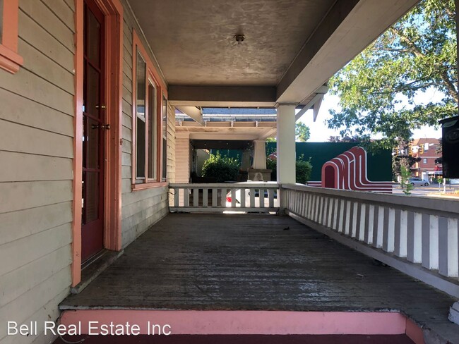 Building Photo - 3 br, 1.5 bath House - 1348 Oak Street