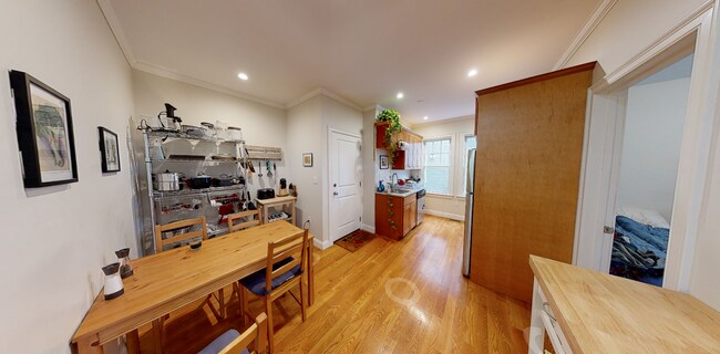 Building Photo - 16 Marney St