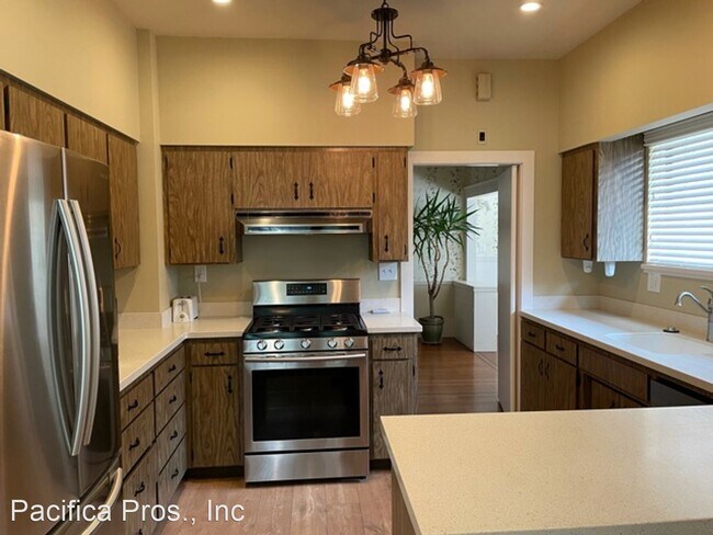 Building Photo - 2 br, 1 bath House - 1069 40th Street