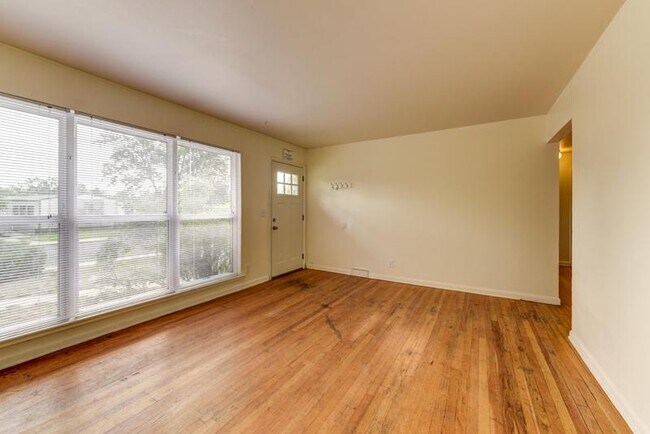Building Photo - 65 Bucknell Ct