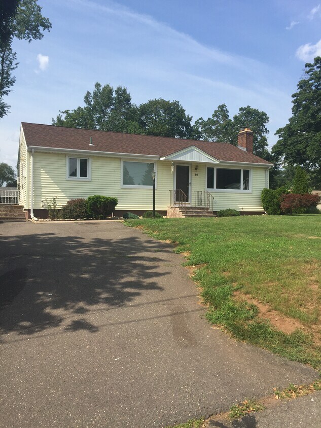 80 Foster St, Newington, CT 06111 House Rental in Newington, CT