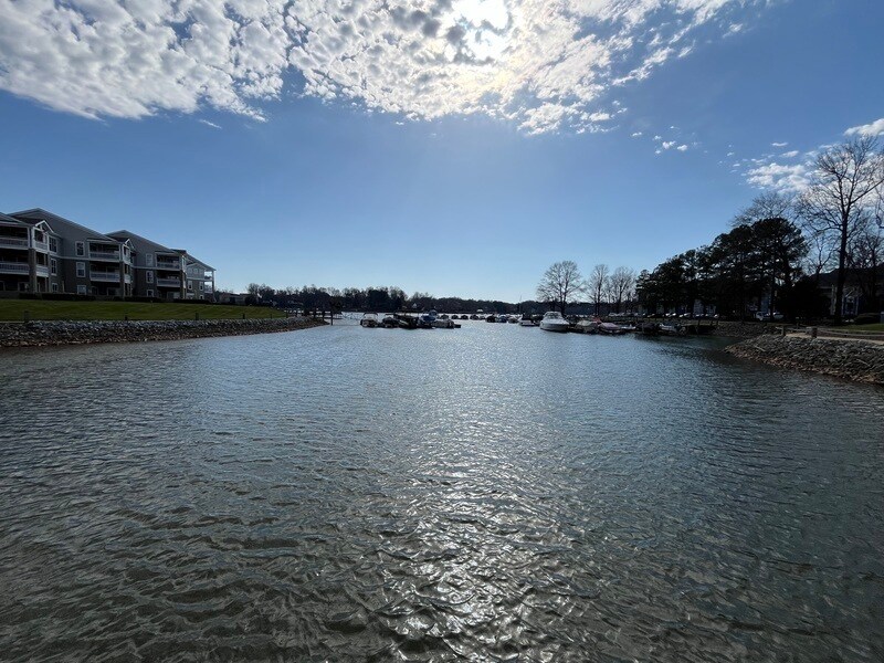 1108 Torrence Cir, Davidson, NC 28036 Condo for Rent in Davidson, NC