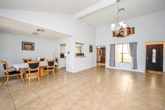 Foto del edificio - 14431 Royal Hill Dr