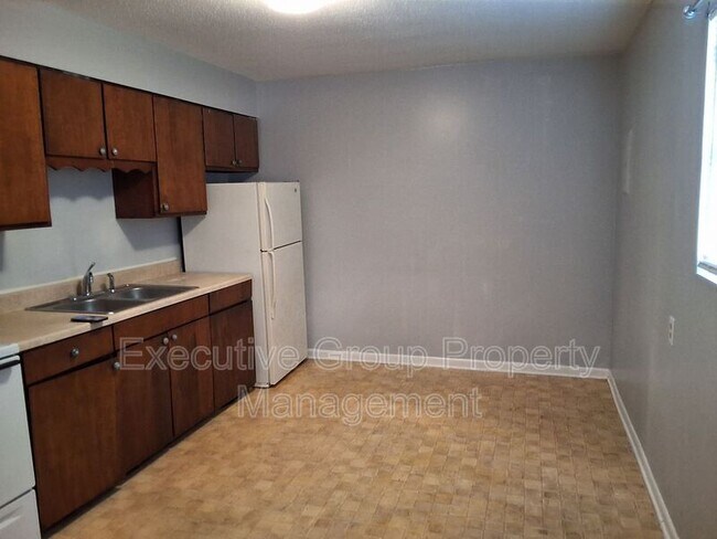 Foto del edificio - 1140-4 Evelyn Drive