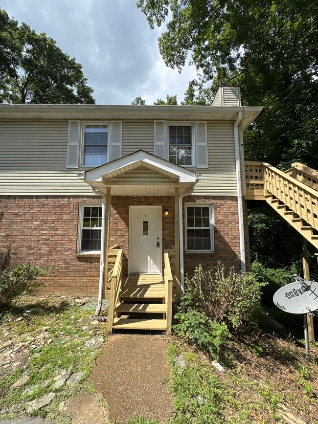 Building Photo - For Rent: 2 Bedroom | 1 Bath Duplex in Sou...