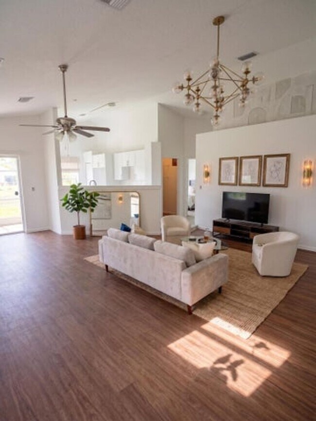 Building Photo - 4080 Sea Grape Cir