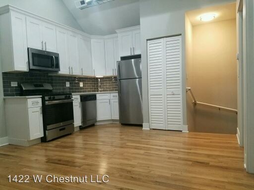 Primary Photo - 1422 W Chestnut St