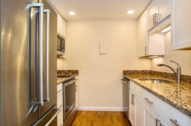 Foto del edificio - 50-56 Broadlawn Park