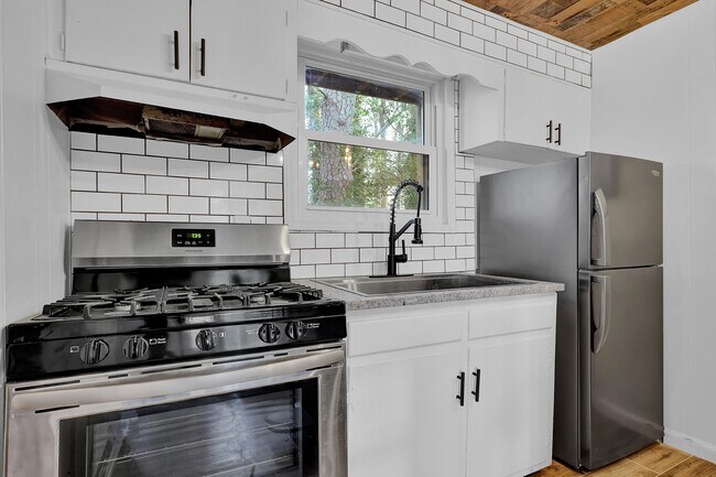 Foto del edificio - 1647 N Rock Springs Rd NE