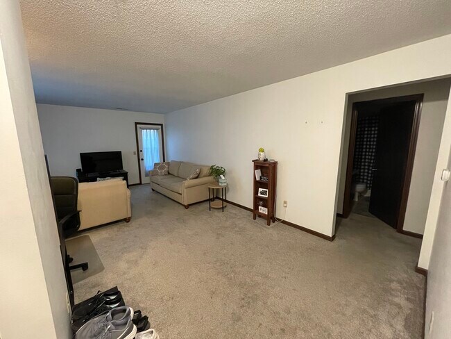 Building Photo - 819 Villa Park Ct