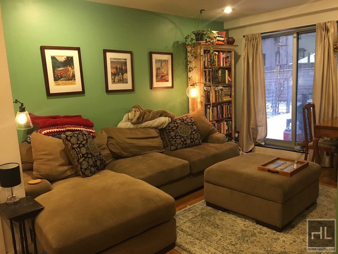 Foto principal - 109 Waverly Ave