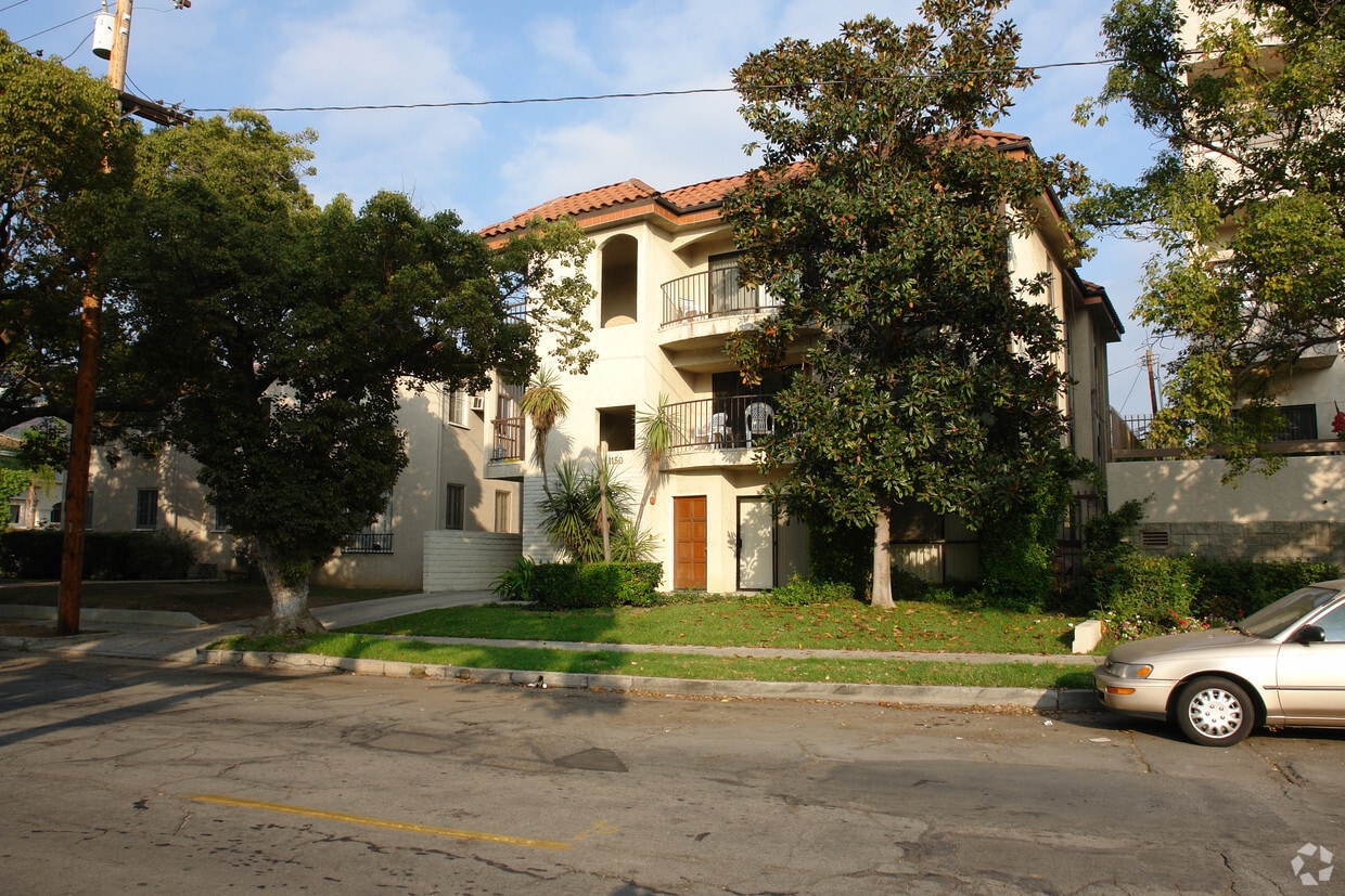 Primary Photo - 1150 N Columbus Ave