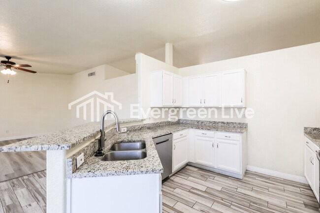 Foto del edificio - 1462 W Breakwell St