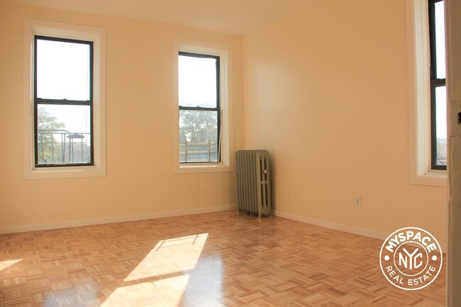 Foto del edificio - 27 Lloyd St