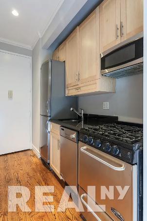 Building Photo - 204 East 13th Street