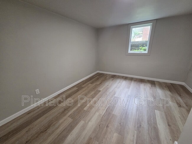 Building Photo - 834 N Leroy St