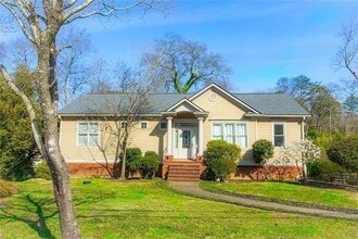 Building Photo - 721 Smithstone Rd SE