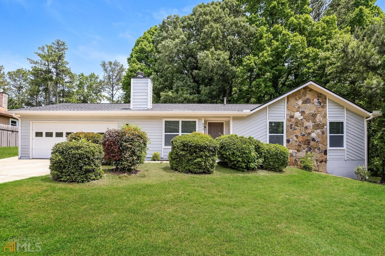 Primary Photo - 892 Steeple Chase Dr SW