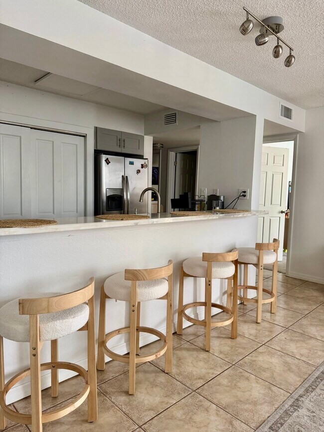 Foto del edificio - 3930 S Roosevelt Blvd