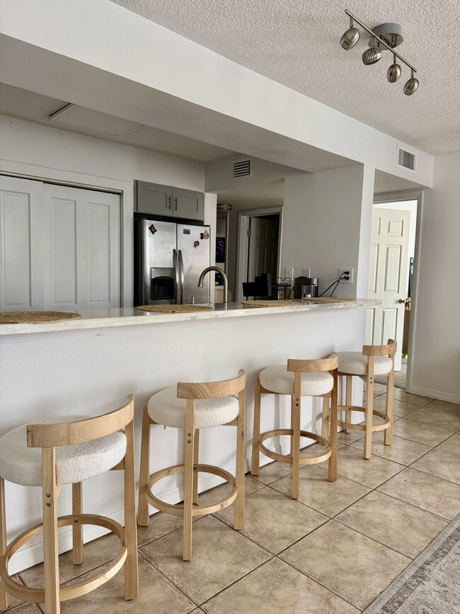 Building Photo - 3930 S Roosevelt Blvd