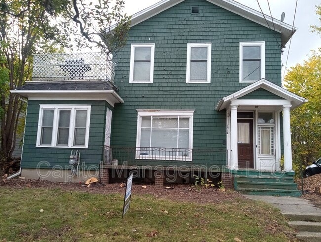 Photo - 307 N Walnut St Apartment