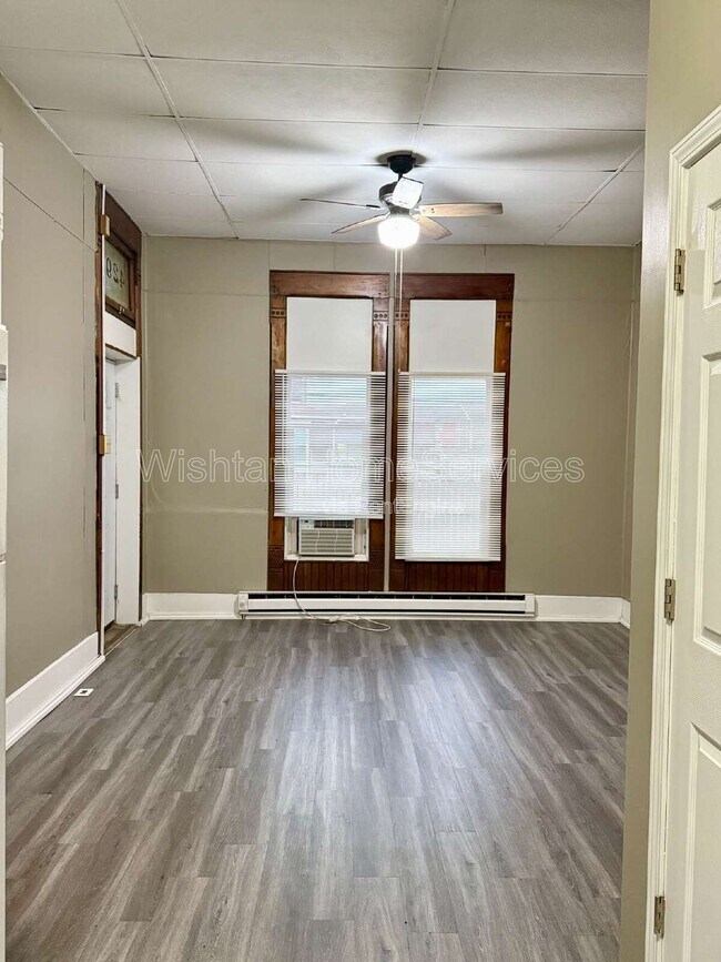 Foto del edificio - 429 N 8th St