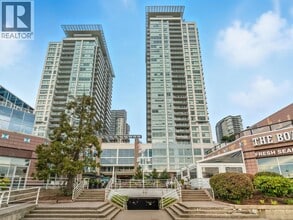 Building Photo - 908 Quayside Dr