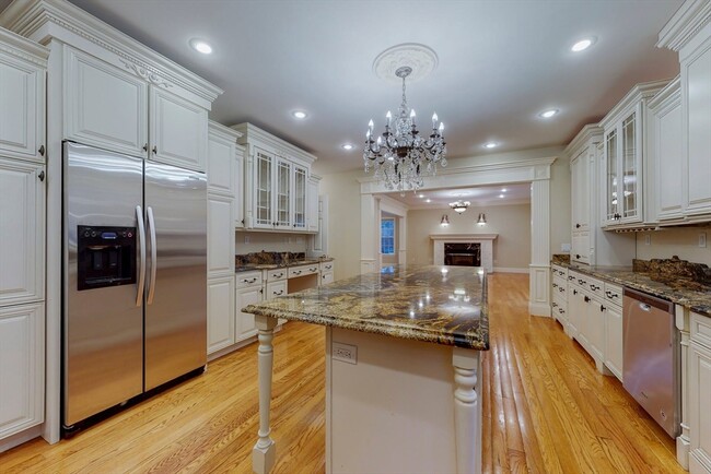 Building Photo - 455 Waban Ave