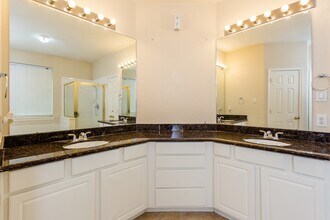 Building Photo - 5906 Saber River