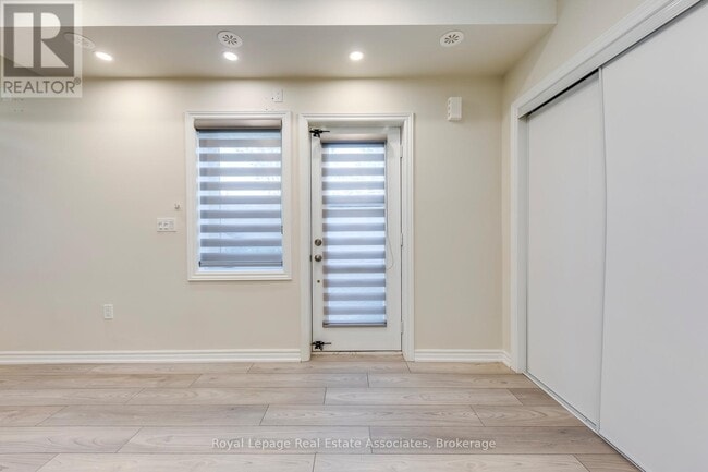 Building Photo - 70 Halliford Pl