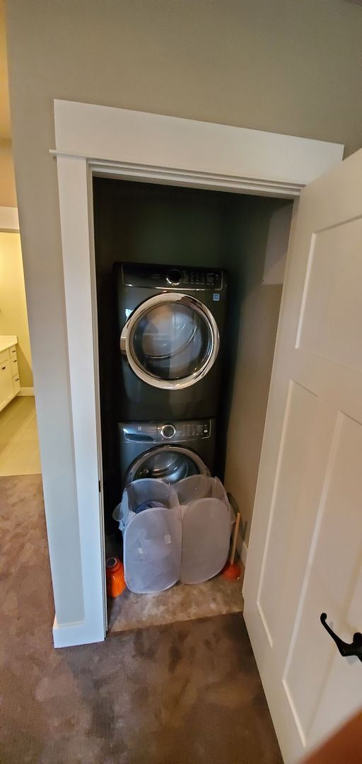 Building Photo - Fully Furnished Home All Utilities Include...