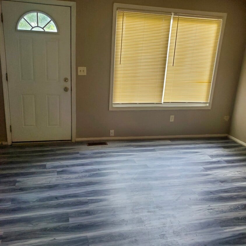 Living room - 2152 Sevenhills Dr