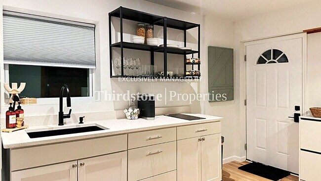 Foto del edificio - 2518 Dellwood Ave