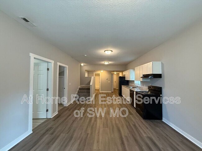 Foto del edificio - 2248 N Robberson Ave