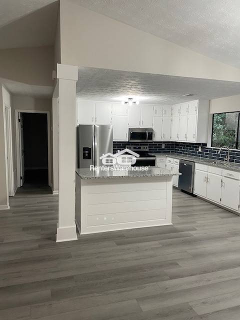 Building Photo - 4254 Mountain Way Cove
