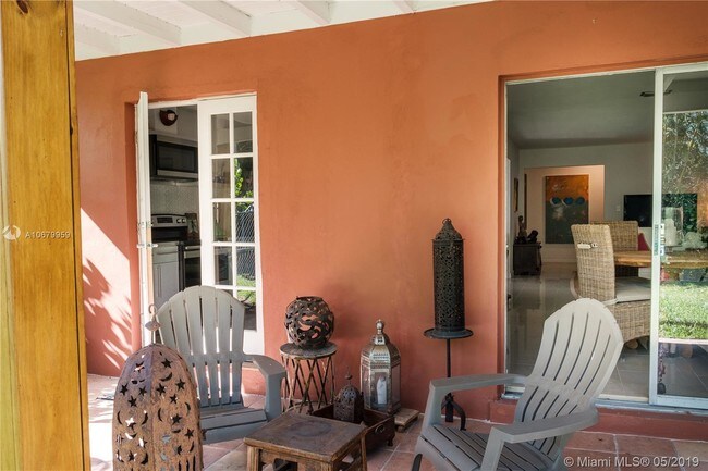 Foto del edificio - 3091 Lucaya St