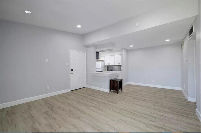 Building Photo - 9550 Deering Dr