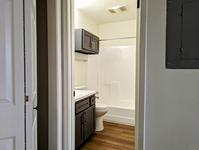 Building Photo - Shenandoah Bend