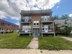 Building Photo - 3301 E 143rd St