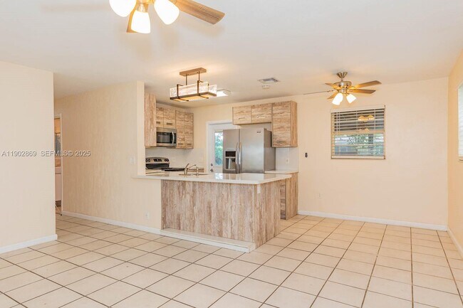 Building Photo - 1010 N 69th Way