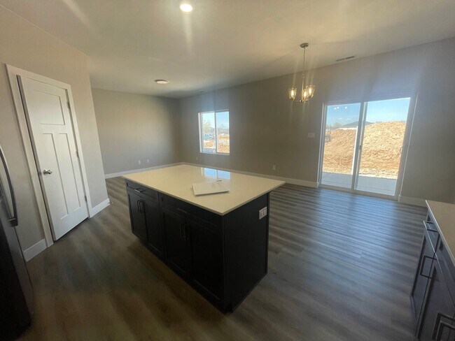 Foto del edificio - Cedar Reserve End Unit!!