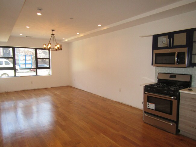 Building Photo - 431 Bainbridge St
