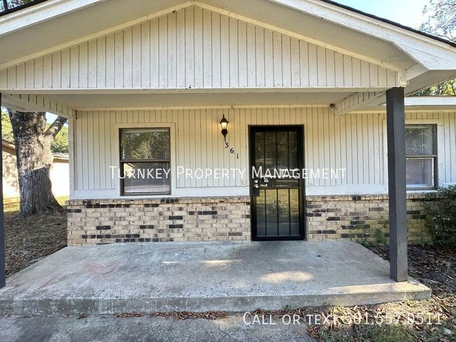 Foto del edificio - 361 N Oak Ct