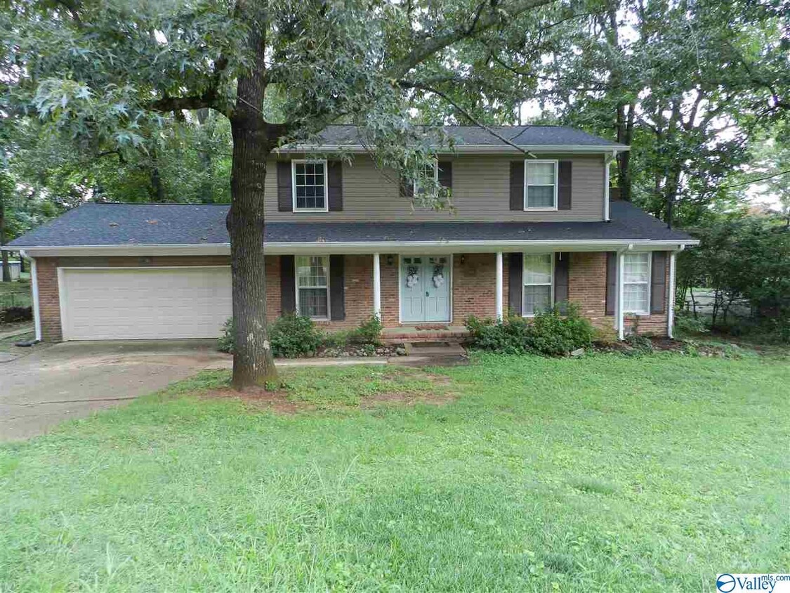Primary Photo - 12106 Greenleaf Dr SE