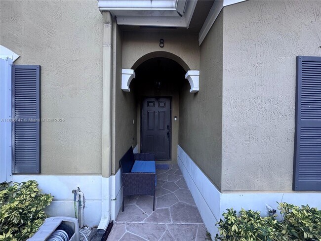 Foto del edificio - 9014 W Flagler St