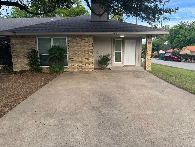 Photo - 700 Long Ct Townhome