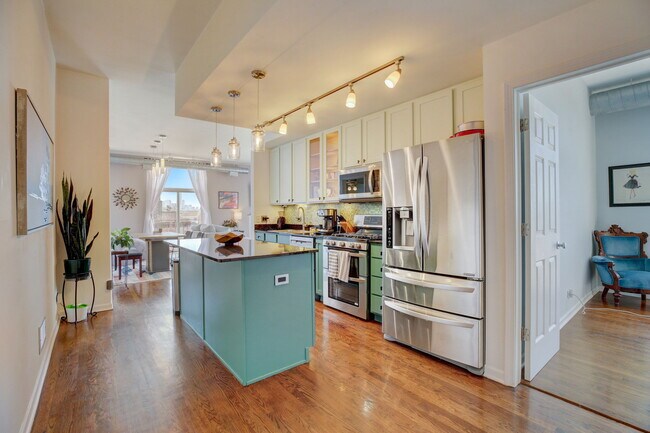 Foto del edificio - 2356 N Elston Ct