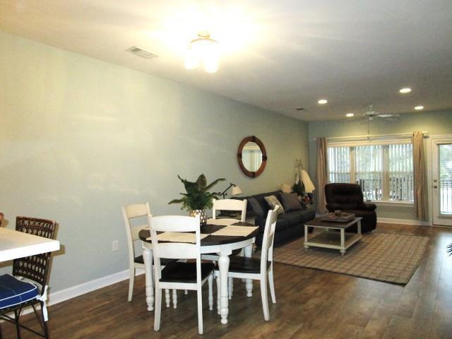 Foto del edificio - 513 Ballard Ln
