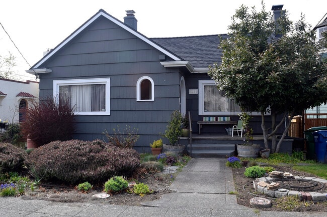 Front entrance - 3211 14th Ave S