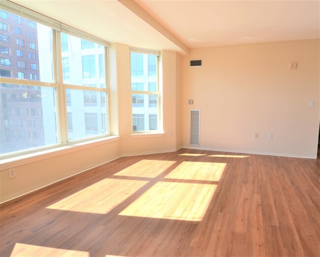 Interior Photo - Landmark Square Apartments